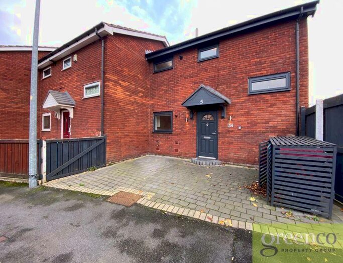 3 Bedroom Semi-Detached House To Rent In Capella Walk, Salford, M7