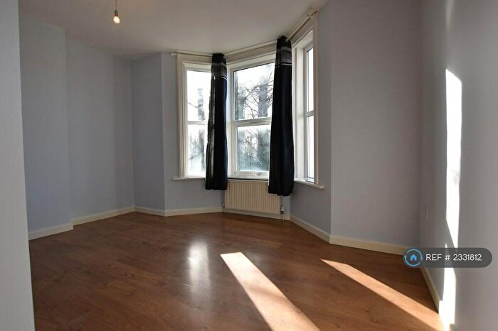 1 Bedroom Flat To Rent In Crescent Road, Luton, LU2