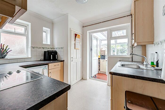 2 Bedroom Flat For Sale In Gaisford Close, Worthing, West Sussex, BN14