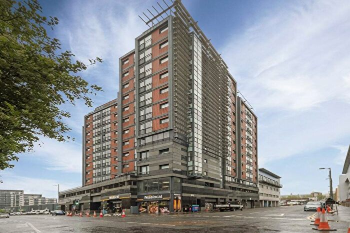 2 Bedroom Flat To Rent In Lancefield Quay, Glasgow, G3