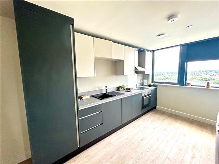 2 Bedroom Apartment To Rent In Birmingham Road, West Bromwich, B70