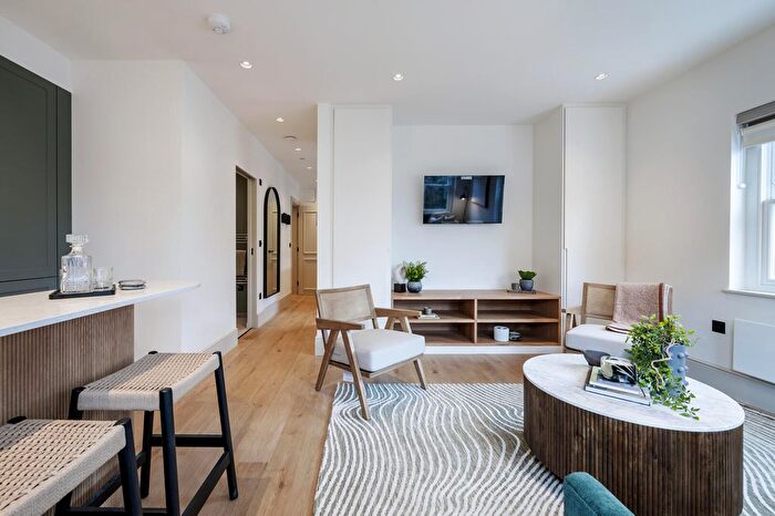 1 Bedroom Flat To Rent In Flat, Nevern Square, SW5