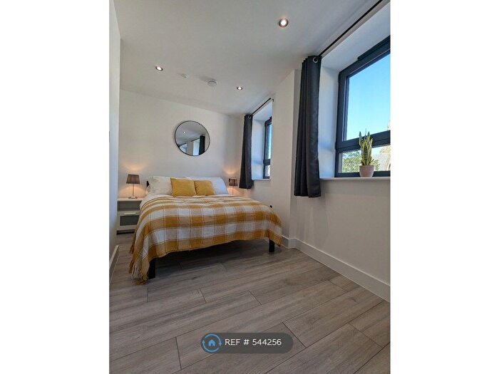 1 Bedroom Flat To Rent In Kings House, Wrexham, LL11