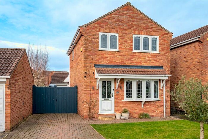 3 Bedroom Detached House To Rent In Wydale Road, York, YO10