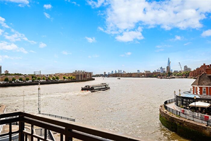 2 Bedroom Flat For Sale In Victoria Wharf, Narrow Street, E14