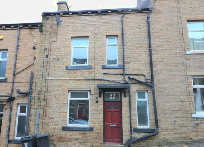 3 Bedroom Terraced House To Rent In Middle Dean Street, Halifax, HX4