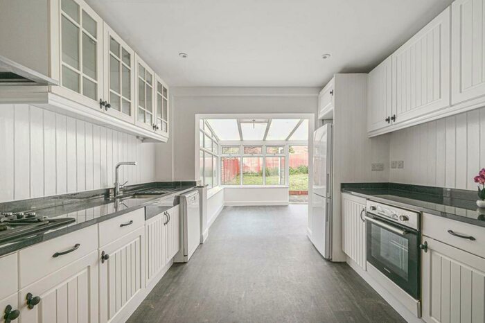 3 Bedroom Semi-Detached House To Rent In Farm Close, High Barnet, Barnet, EN5