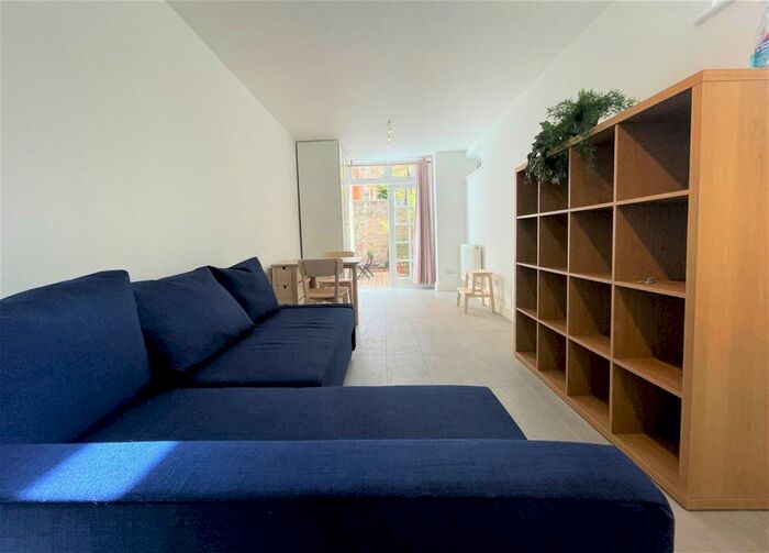 Studio To Rent In Fitzjohns Avenue, NW3