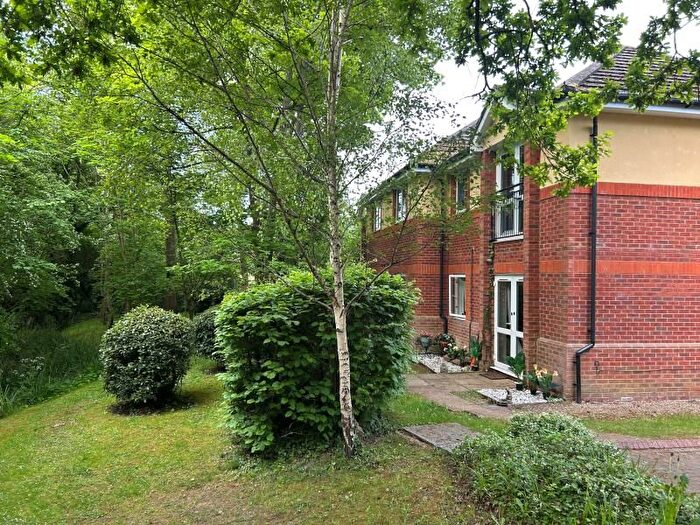 2 Bedroom Flat To Rent In Cavendish Place, Guildford, GU2