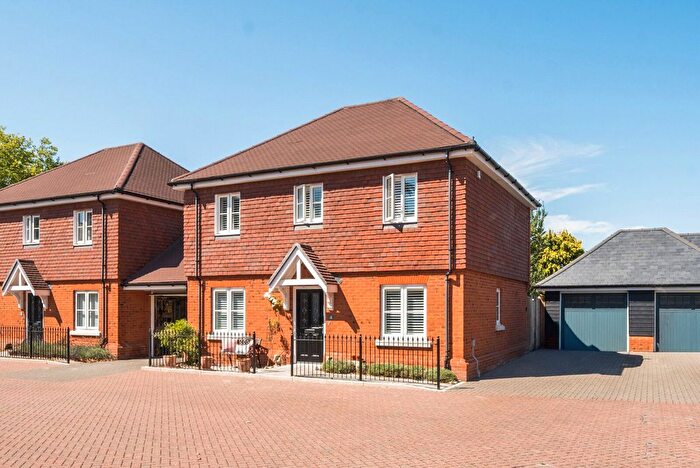 4 Bedroom Detached House For Sale In Eleanor Place, Farnham, GU9