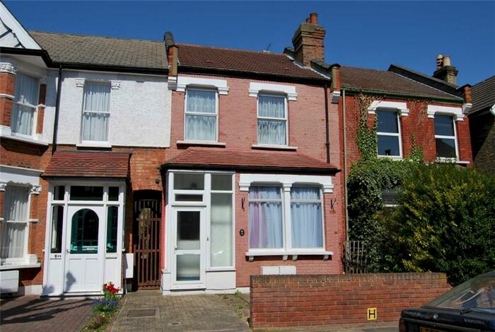 2 Bedroom Flat To Rent In Stonard Road, Palmers Green, London, N13