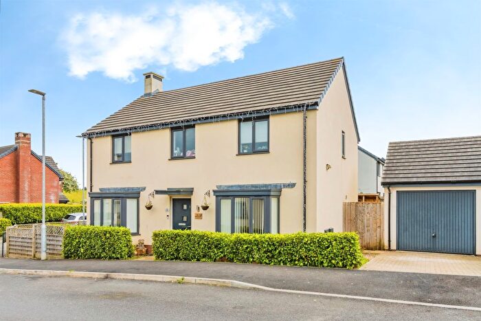 4 Bedroom Detached House For Sale In Oathills Crescent, Paignton, TQ4