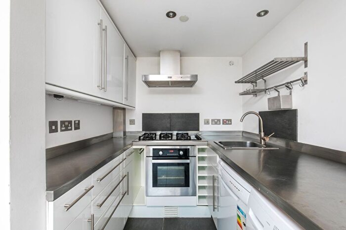 1 Bedroom Semi-Detached House To Rent In Fordington Avenue, Winchester, SO22