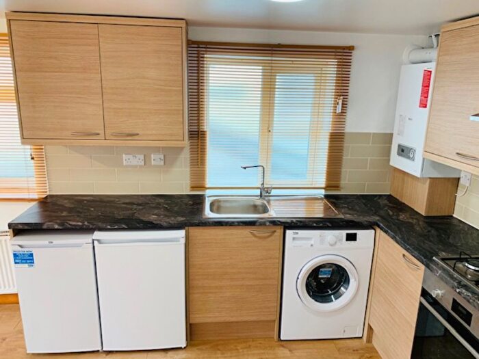 2 Bedroom Flat To Rent In Manor Road, Wallington, SM6