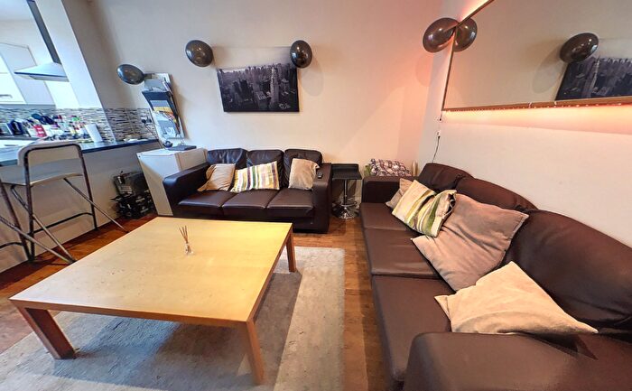 6 Bedroom Terraced House To Rent In Exeter Road, Selly Oak, Birmingham, B29