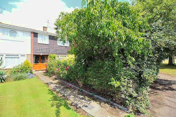 3 Bedroom Terraced House To Rent In Dorset Avenue, Great Baddow, Chelmsford, CM2