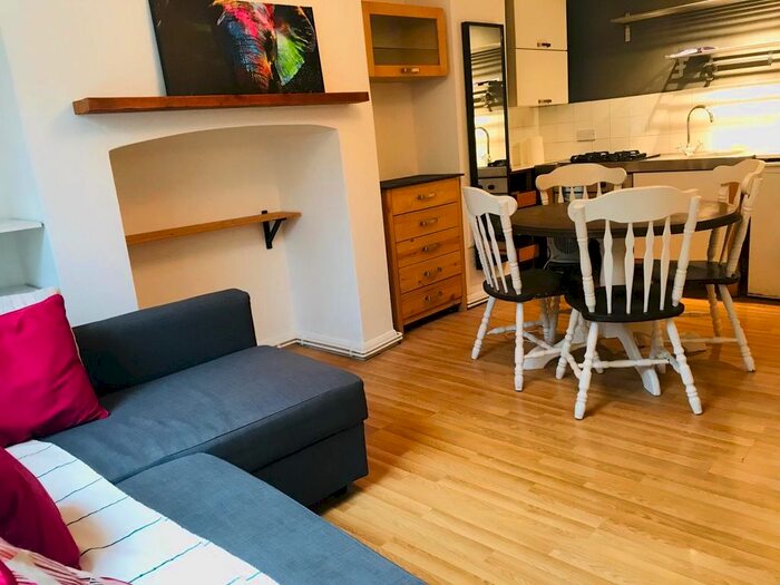 2 Bedroom Flat To Rent In St. Michael's Road, London, SW9