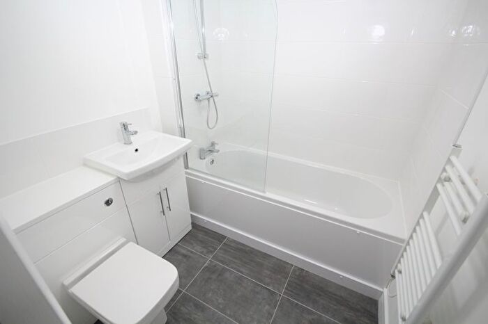 1 Bedroom Flat To Rent In Apt, Smith Street, Rochdale, OL16