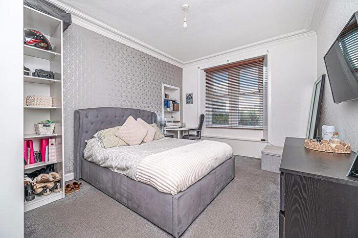 1 Bedroom Flat For Sale In Harcourt Road, Kirkcaldy, KY2