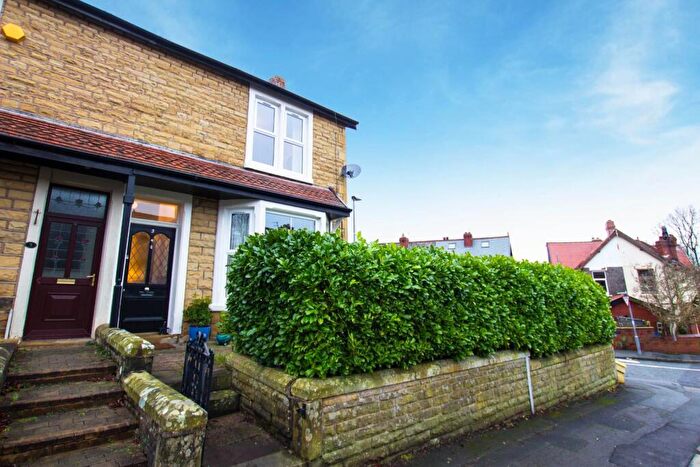 3 Bedroom Terraced House For Sale In Sunnyhurst Lane, Darwen, BB3