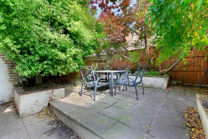 1 Bedroom Flat To Rent In Gaskarth Road, Clapham South, London, SW12