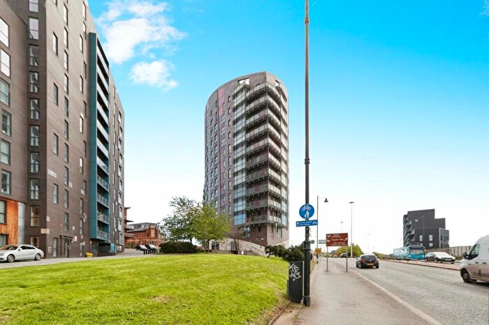 1 Bedroom Apartment For Sale In Cross Green Lane, Leeds, West Yorkshire, LS9
