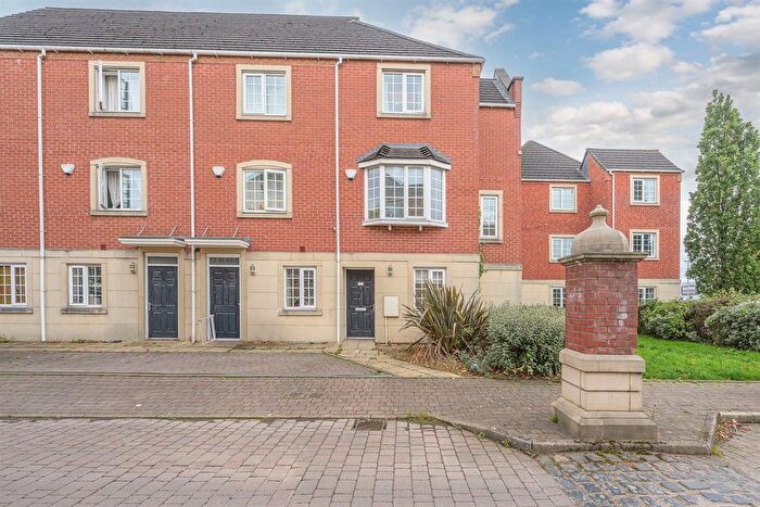 4 Bedroom End Of Terrace House For Sale In Columbus Ave, Brierley Hill, DY5