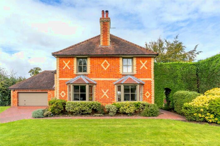 5 Bedroom Detached House For Sale In Littlefield Green, White Waltham, Maidenhead, Berkshire, SL6