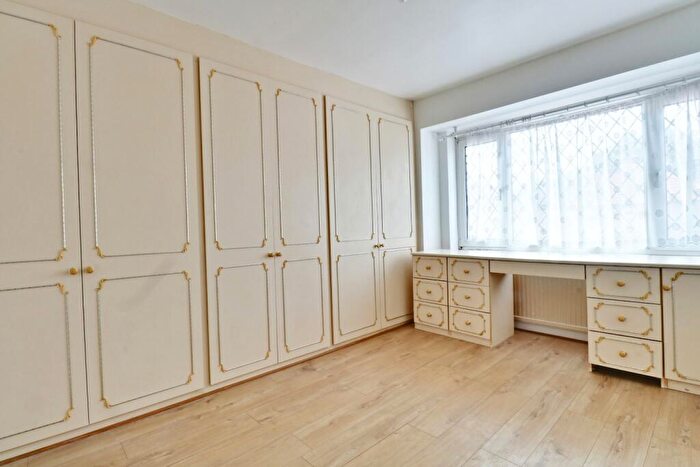 3 Bedroom Semi-Detached House To Rent In Newlyn Road, Welling, Kent, DA16