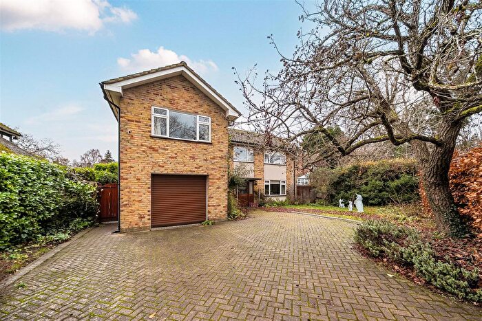 4 Bedroom Detached House For Sale In Guildford Lane, Woking, GU22