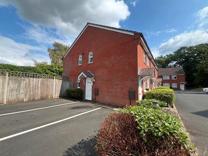 2 Bedroom Maisonette To Rent In Mark Close, Redditch, B98