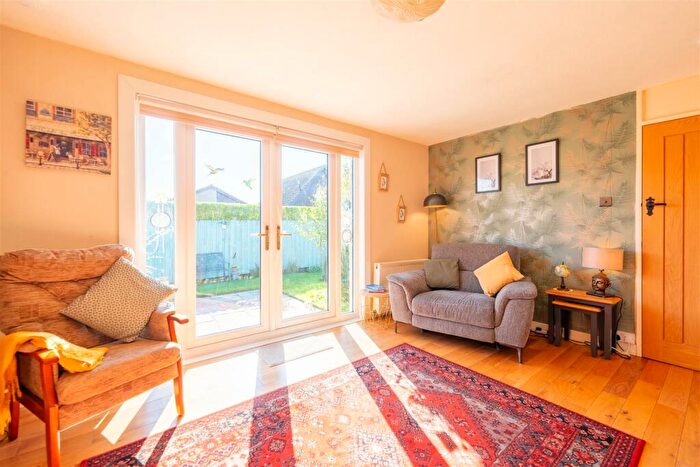 2 Bedroom Bungalow For Sale In Gagiebank, Wellbank, Dundee, DD5