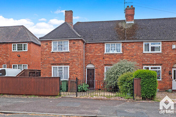 3 Bedroom Semi Detached House For Sale In Spenser Road, Cheltenham, GL51