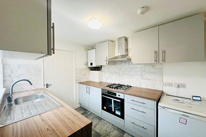 3 Bedroom Property To Rent In Meadow Lane, Nottingham, NG2