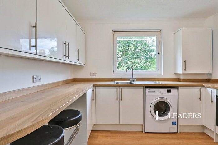 2 Bedroom Flat To Rent In Skinner Street, BH15