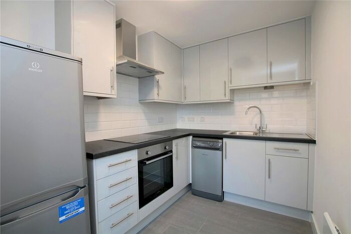 1 Bedroom Flat To Rent In Lundy Lane, Reading, Berkshire, RG30