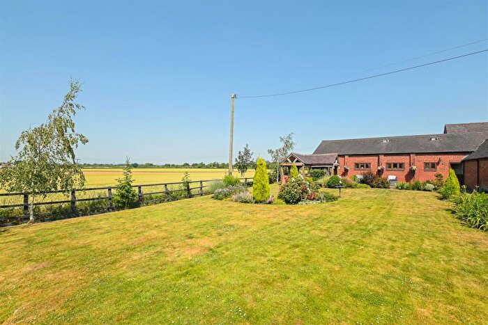 5 Bedroom Barn Conversion For Sale In The Old Dairy, Burton Road, Elford, B79
