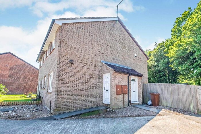 1 Bedroom House To Rent In Tay Close, Kent, Chatham, ME5