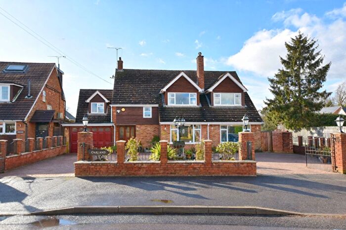 5 Bedroom Detached House For Sale In Croft Lane, Chipperfield, WD4