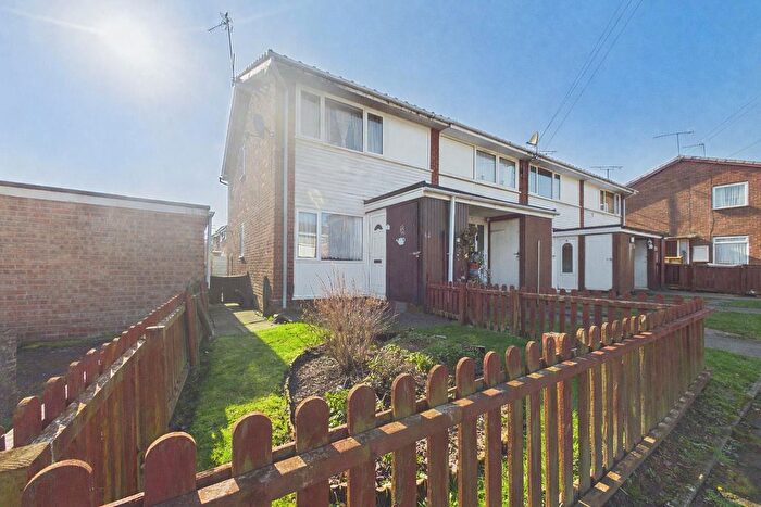 1 Bedroom Flat For Sale In Moss Green, Rugeley, WS15