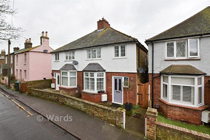 3 Bedroom Semi Detached House For Sale In Victoria Road, Broadstairs, Kent, CT10