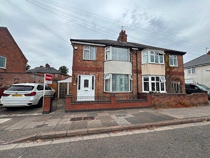 3 Bedroom Semi-Detached House To Rent In Woodville Road, Leicester, LE3