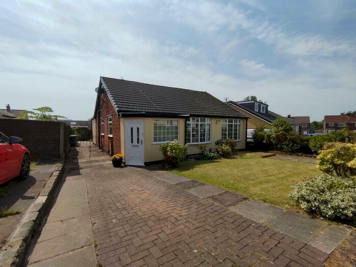 4 Bedroom Bungalow To Rent In Singleton Grove, Westhoughton, Bolton, BL5