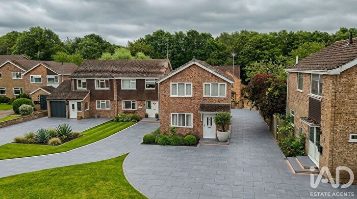 3 Bedroom Detached House For Sale In Tulbrook Stones, Banbury, Banbury, OX17