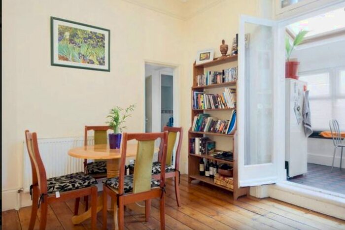 2 Bedroom Flat To Rent In Stanwick Road, London, W14