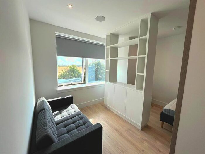 1 Bedroom Flat To Rent In North Road, Bedfont, Feltham, TW14