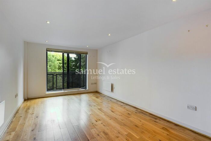 2 Bedroom Flat To Rent In Independence House, Colliers Wood, SW19