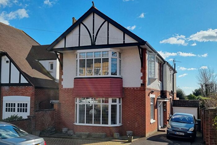 4 Bedroom Detached House For Sale In Drayton, Hampshire, PO6