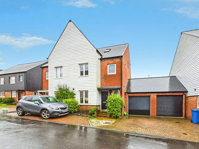 4 Bedroom Semi-Detached House For Sale In Tern Avenue, Horsham, RH12