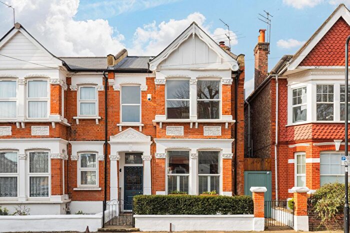 4 Bedroom Semi Detached House For Sale In Hillcrest Road, London, W3